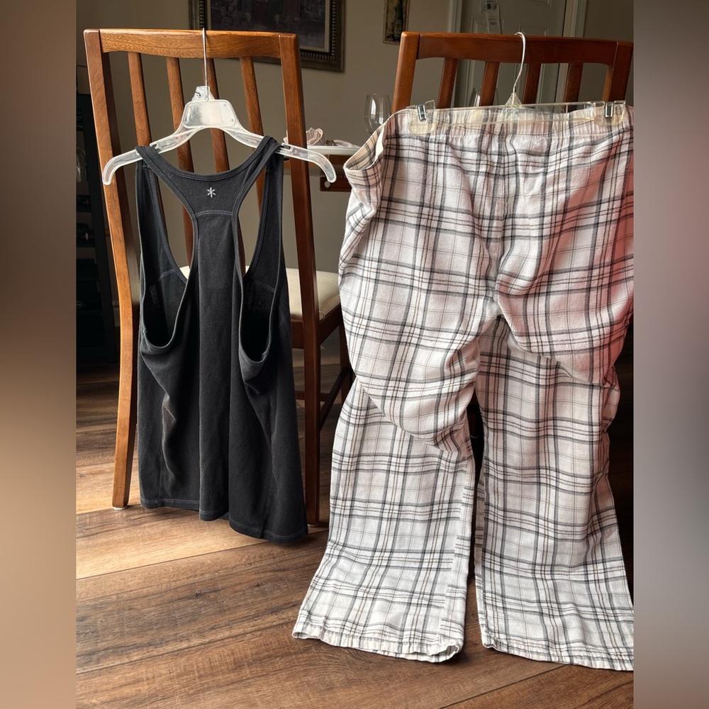 Old Navy Comfy Sleepwear! Both XXL! Black Racer Back Tank! White/Silver Pant! - Picture 2 of 9